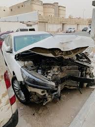 سيارة قديمة معطلة